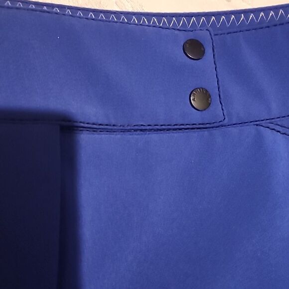 Annika Cutter & Buck Blue Board Shorts - Picture 3 of 6